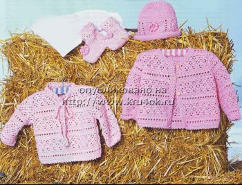 Пуловер, жакет, шапочка и пинетки для малыша
